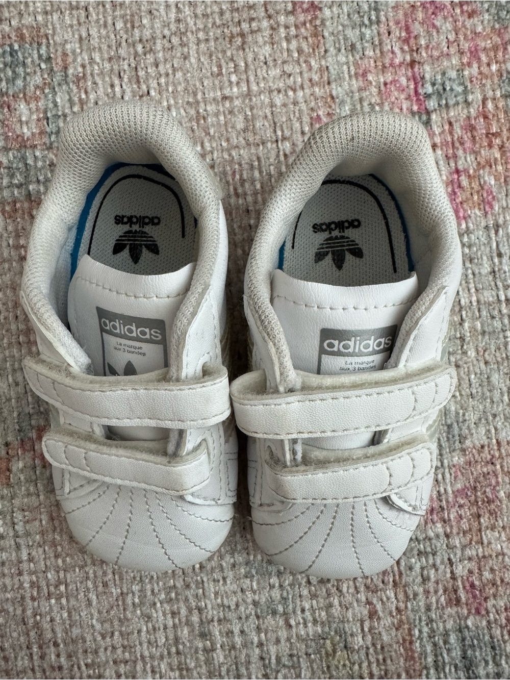 Adidas Superstars Baby Crib Sneakers with Iridescent Stripes - Picture 3 of 7